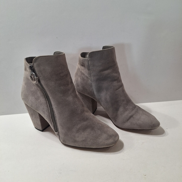 1.State Academia Classic Preete Light Gray Soft Suede Preppy Ankle Boots Size 9 - Picture 3 of 11